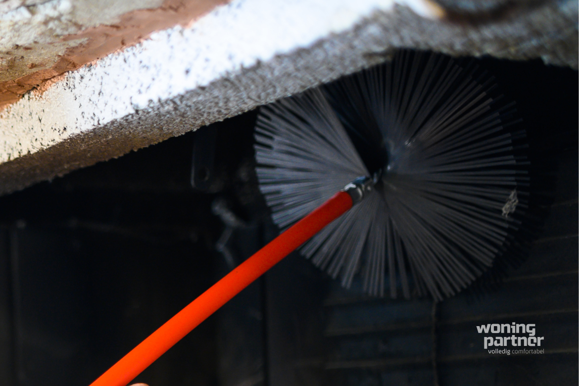 Schoorsteen vegen in Overijssel met certificaat uitgevoerd via onze partners van Woningpartner.